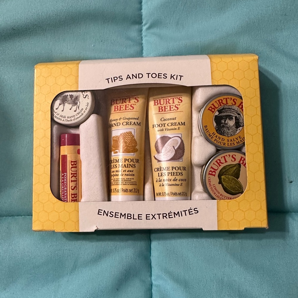 New in box Burts Bees tips and toes kit